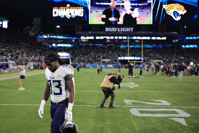 Tennessee Titans safety Jonathan Ward (33) walks off the field after the game of an NFL football regular season matchup AFC South division title game Saturday, Jan. 7, 2023 at TIAA Bank Field in Jacksonville. The Jacksonville Jaguars held off the Tennessee Titans 20-16.